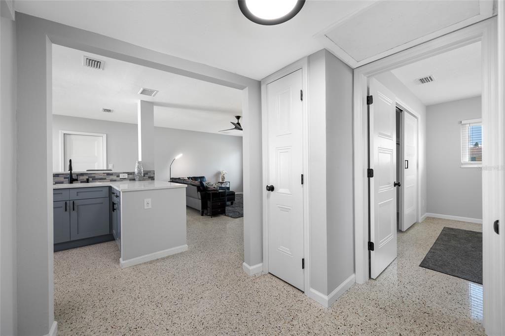 For Sale: $449,000 (2 beds, 1 baths, 956 Square Feet)
