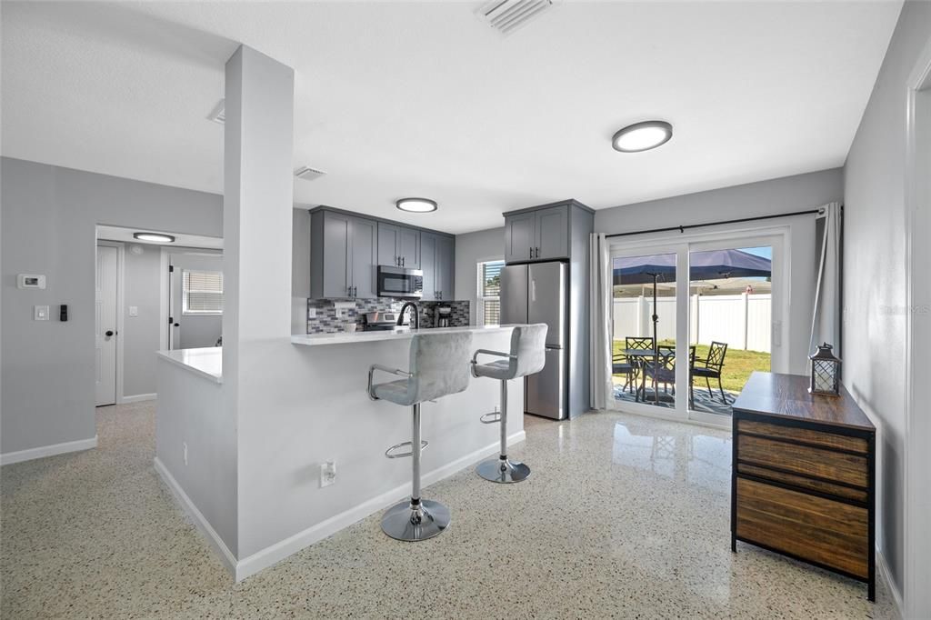 For Sale: $449,000 (2 beds, 1 baths, 956 Square Feet)