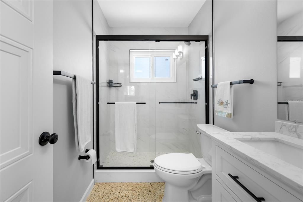 For Sale: $449,000 (2 beds, 1 baths, 956 Square Feet)
