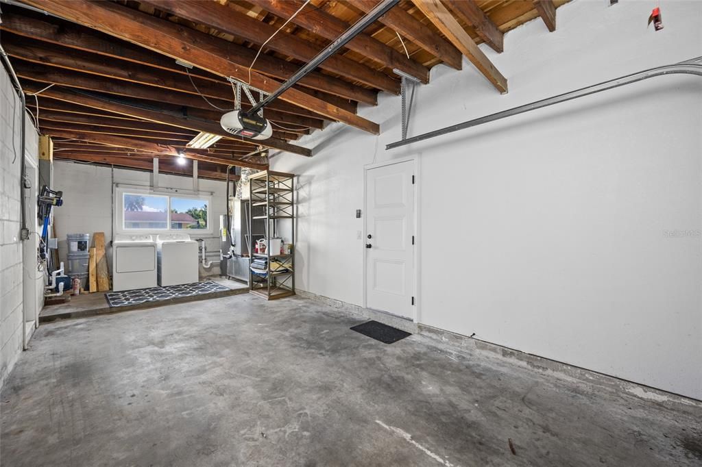 For Sale: $449,000 (2 beds, 1 baths, 956 Square Feet)
