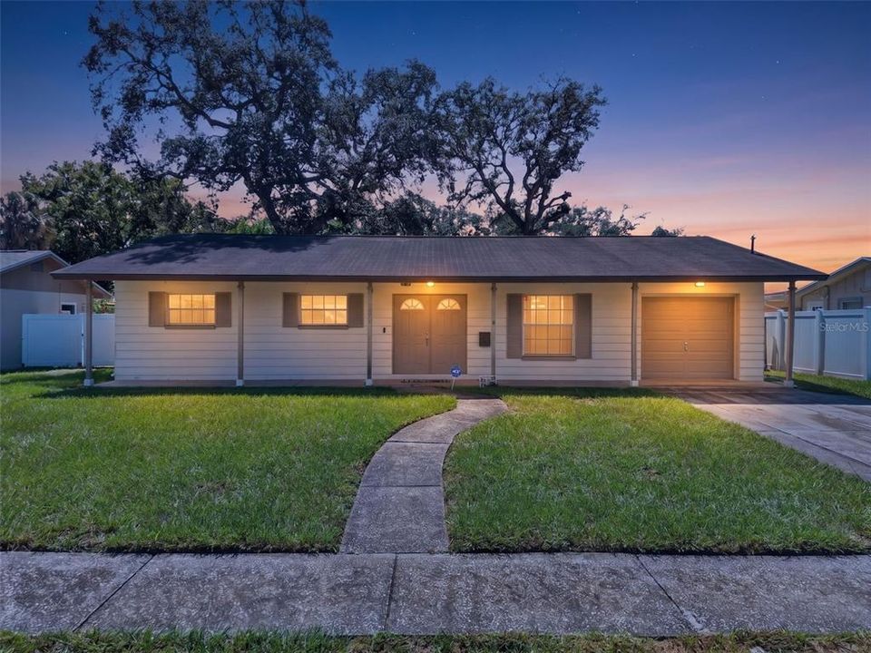 For Sale: $399,999 (3 beds, 2 baths, 1515 Square Feet)