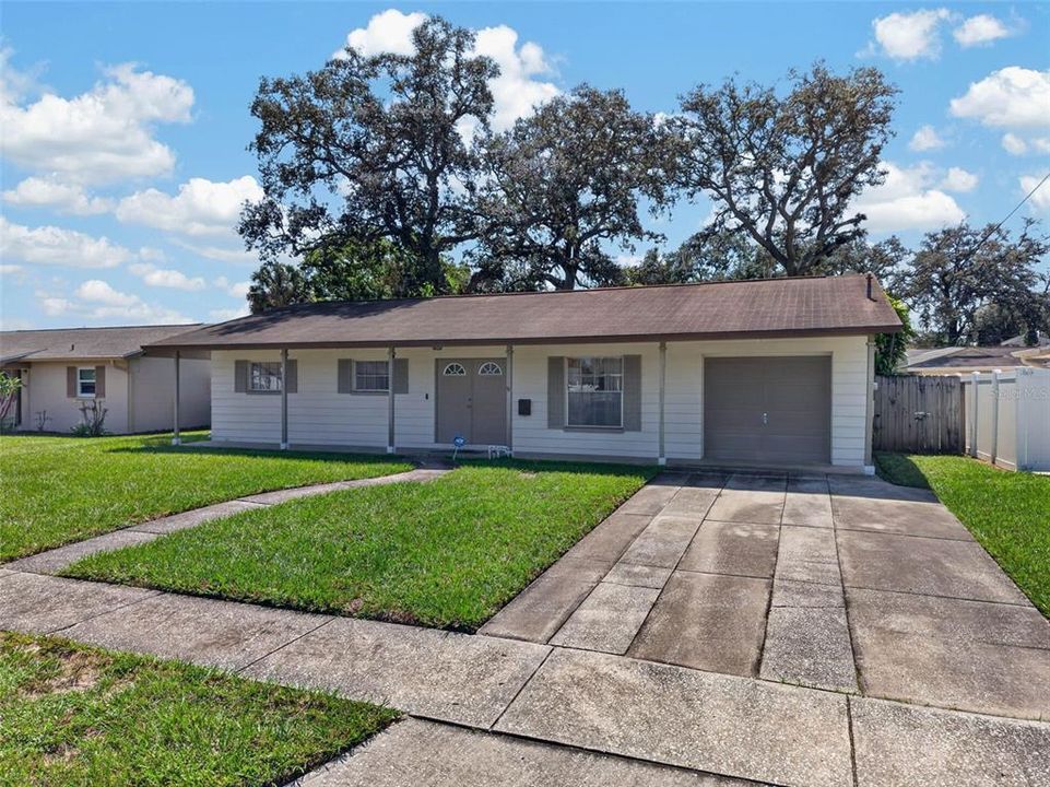 For Sale: $399,999 (3 beds, 2 baths, 1515 Square Feet)