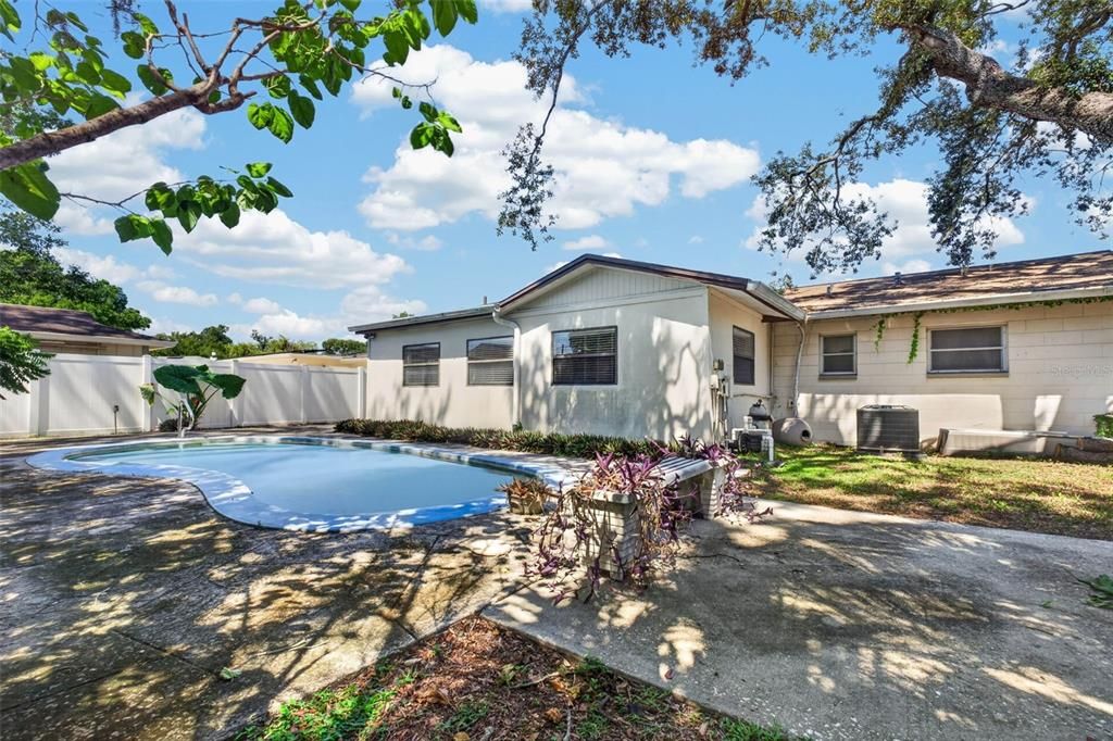 For Sale: $399,999 (3 beds, 2 baths, 1515 Square Feet)
