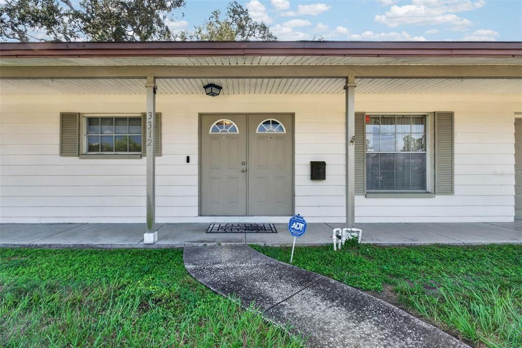 For Sale: $399,999 (3 beds, 2 baths, 1515 Square Feet)