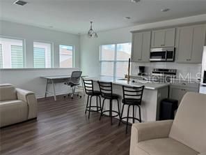 For Rent: $1,850 (1 beds, 1 baths, 780 Square Feet)
