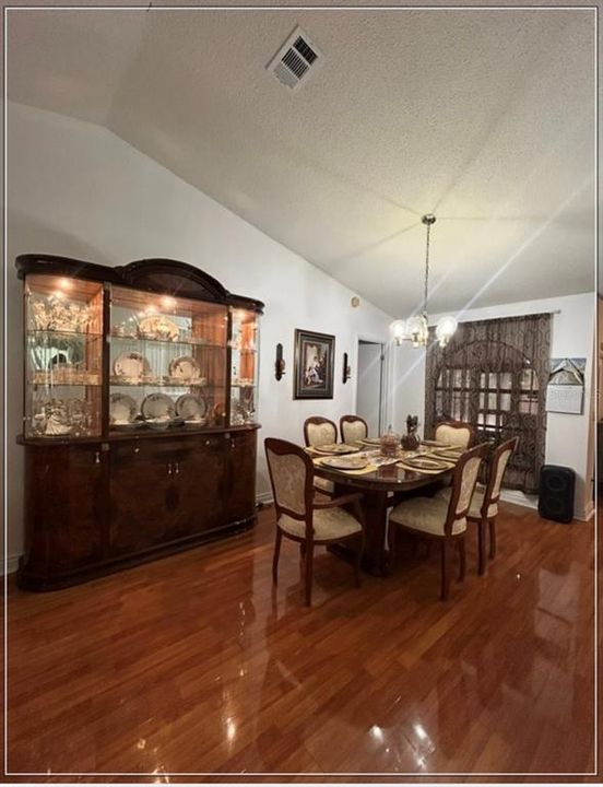 For Sale: $405,000 (3 beds, 2 baths, 1510 Square Feet)