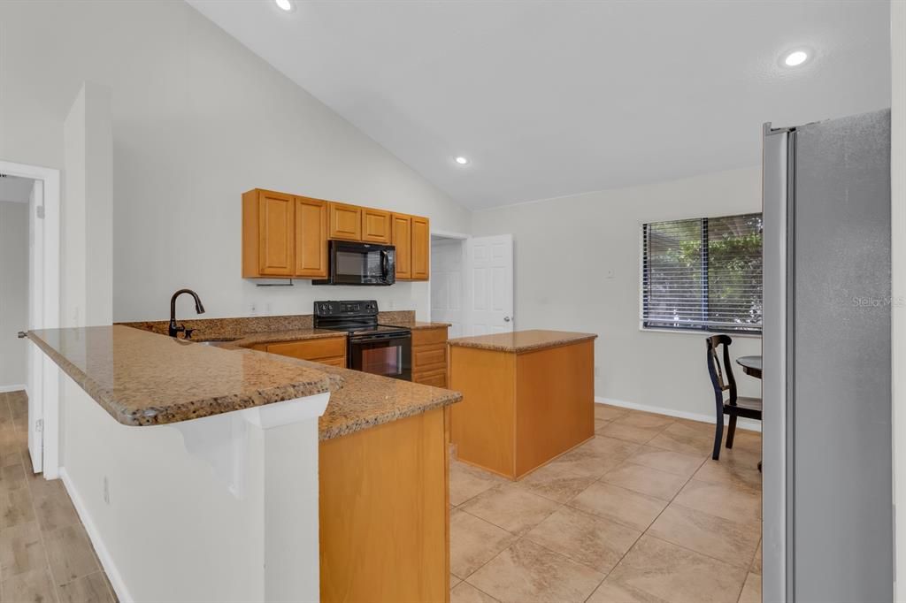 For Rent: $2,600 (3 beds, 2 baths, 1500 Square Feet)