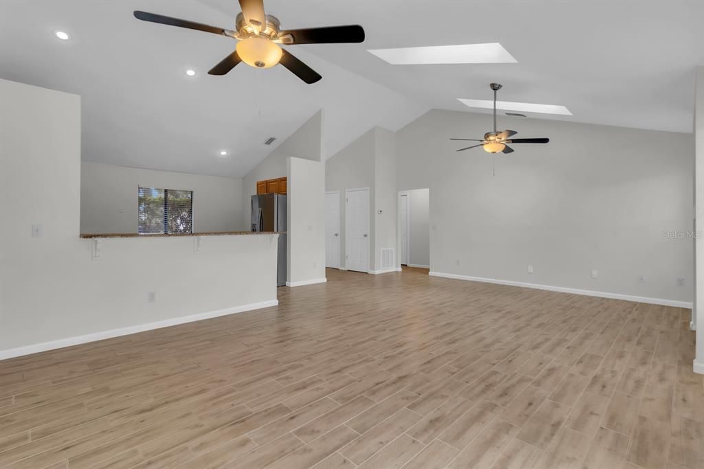 For Rent: $2,600 (3 beds, 2 baths, 1500 Square Feet)