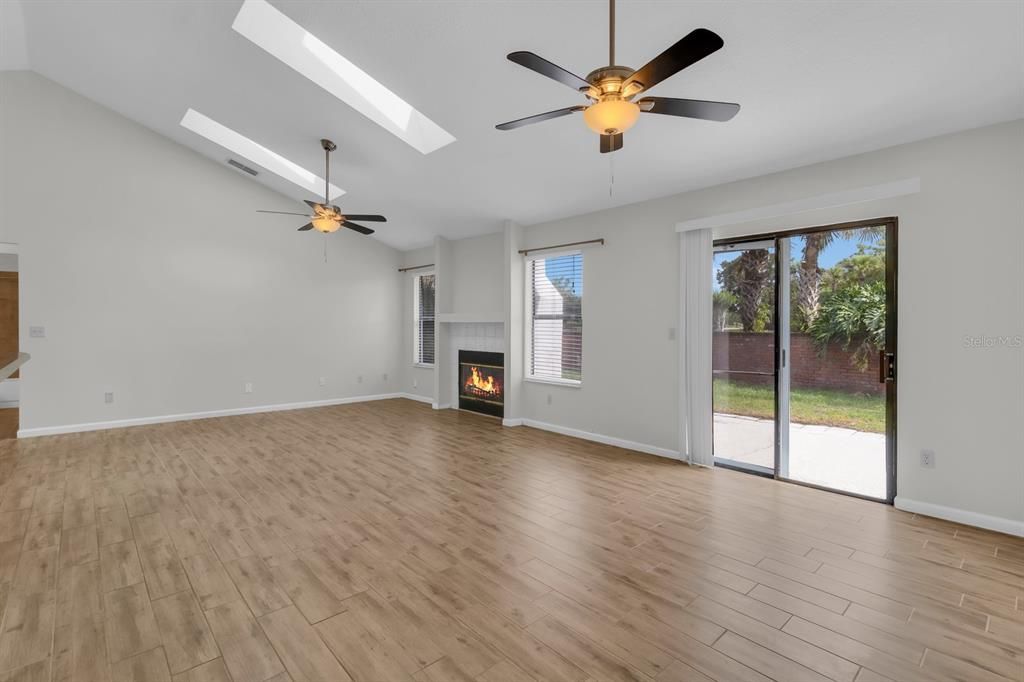 For Rent: $2,600 (3 beds, 2 baths, 1500 Square Feet)