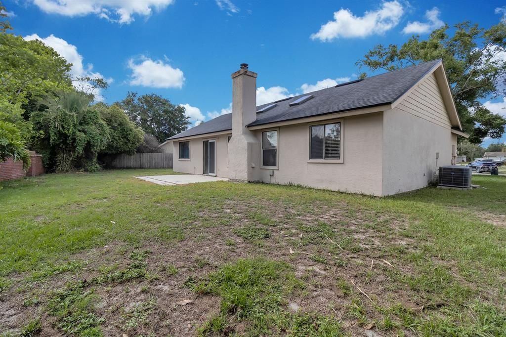 For Rent: $2,600 (3 beds, 2 baths, 1500 Square Feet)