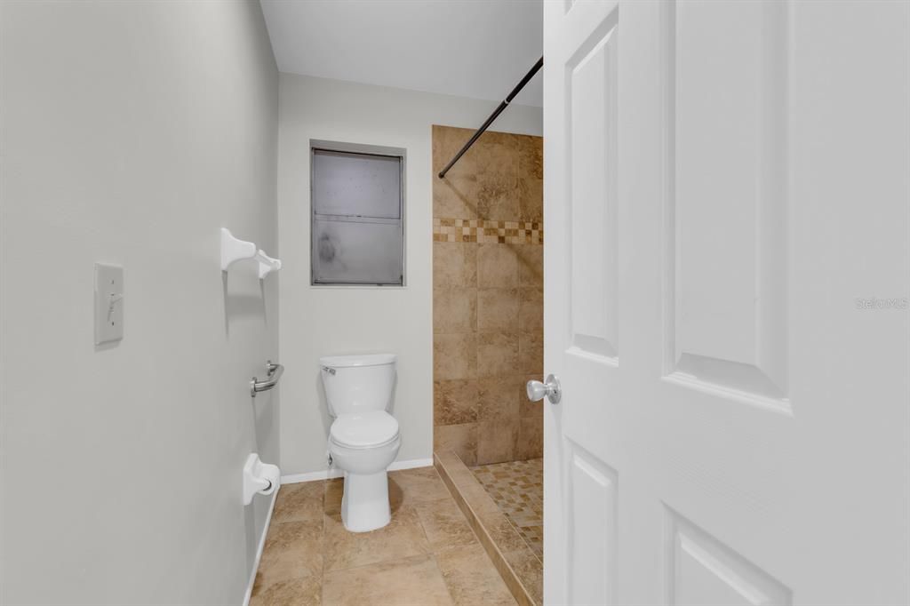 For Rent: $2,600 (3 beds, 2 baths, 1500 Square Feet)