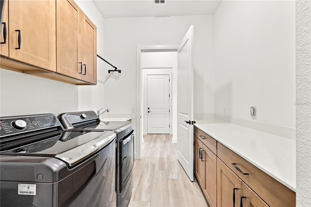 For Sale: $967,500 (3 beds, 3 baths, 2955 Square Feet)