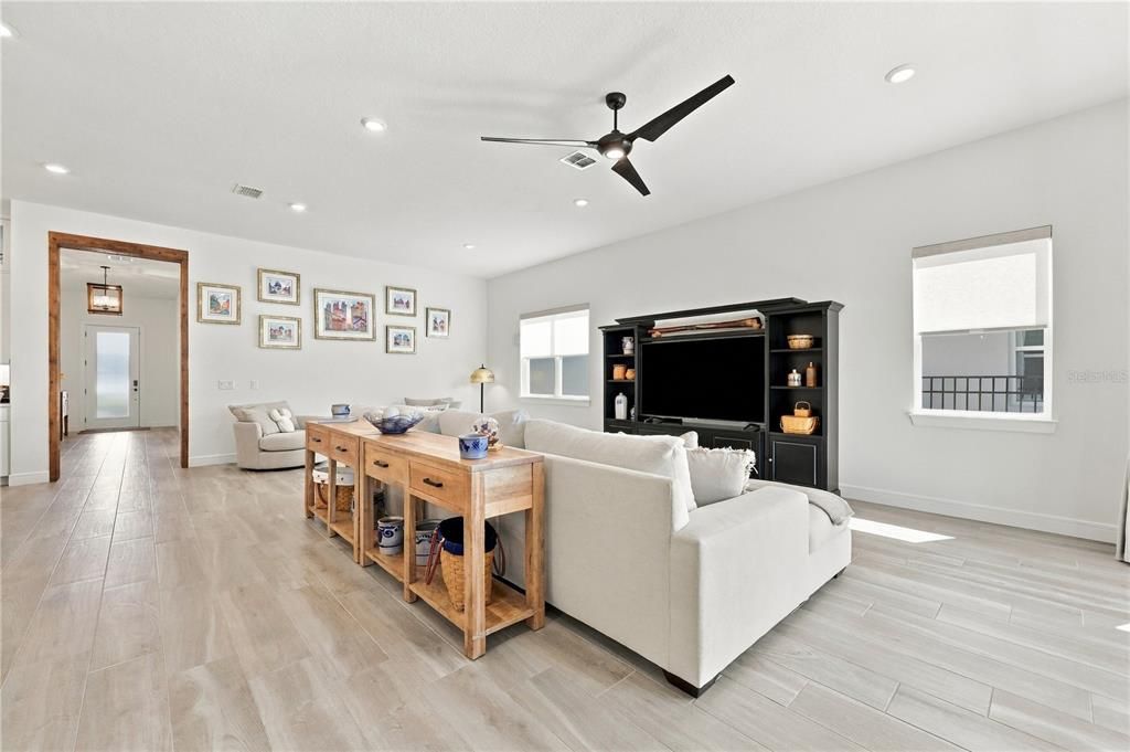 For Sale: $967,500 (3 beds, 3 baths, 2955 Square Feet)