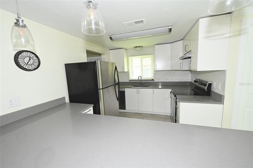 В аренду: $1,699 (2 спален, 2 ванн, 1176 Квадратных фут)