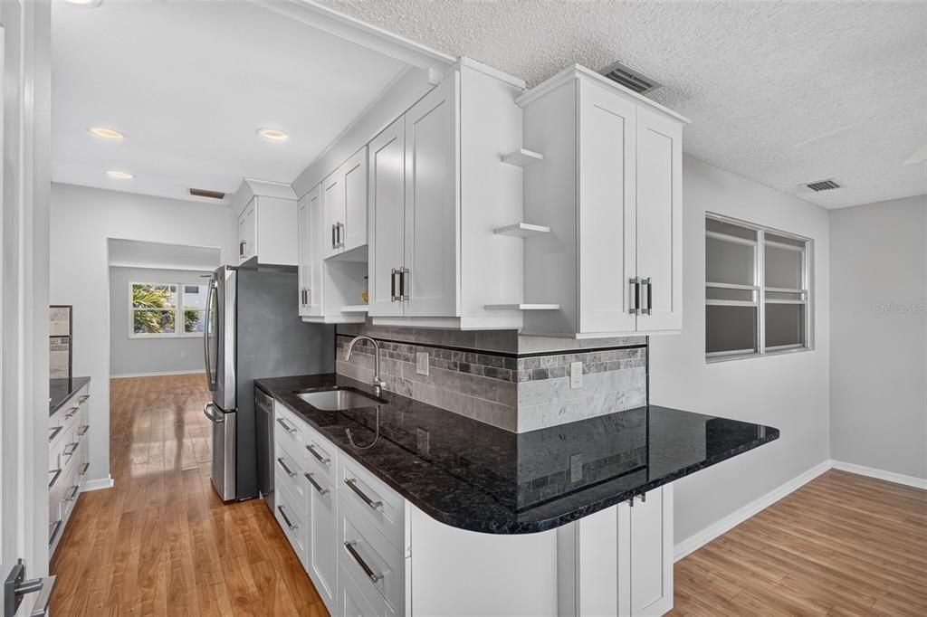 For Sale: $190,000 (2 beds, 2 baths, 1120 Square Feet)