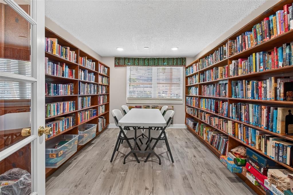For Sale: $190,000 (2 beds, 2 baths, 1120 Square Feet)
