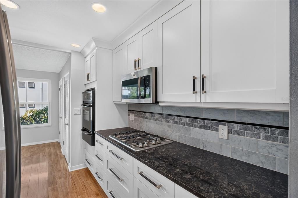 For Sale: $190,000 (2 beds, 2 baths, 1120 Square Feet)