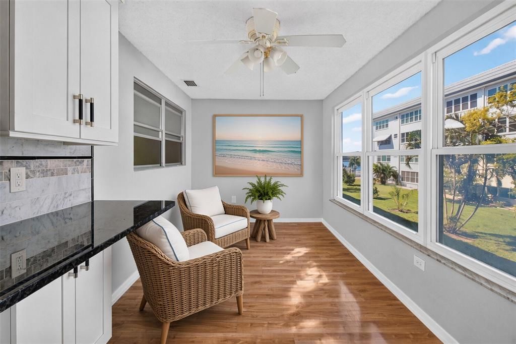 For Sale: $190,000 (2 beds, 2 baths, 1120 Square Feet)