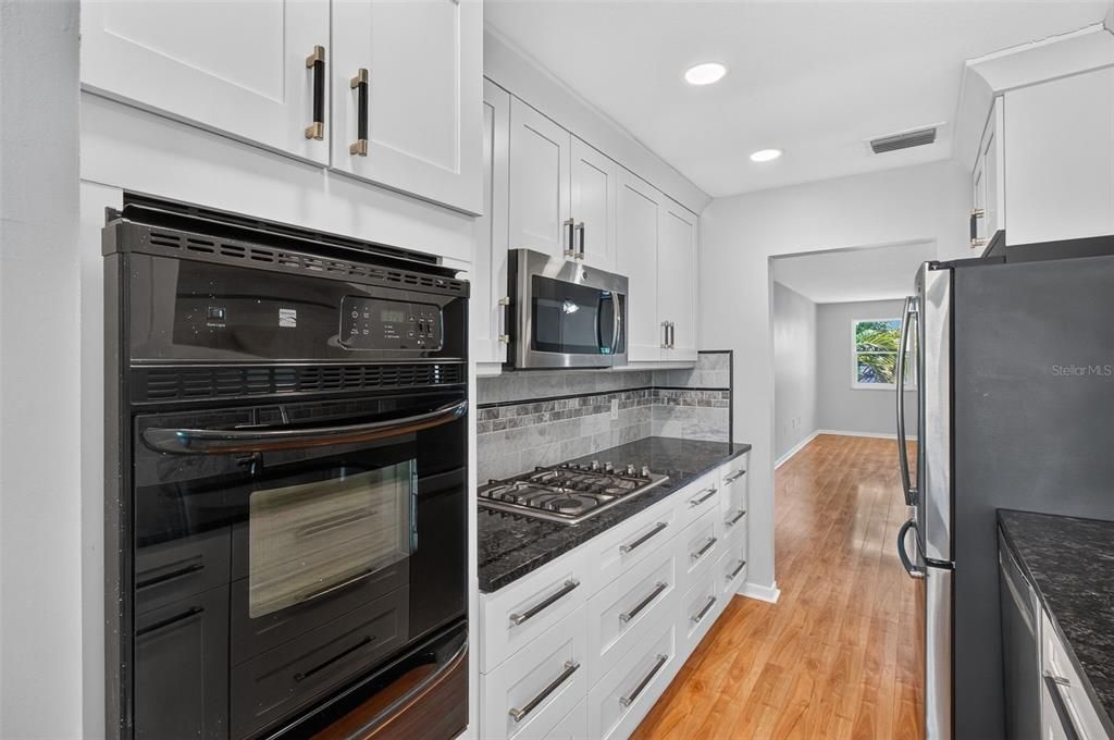 For Sale: $190,000 (2 beds, 2 baths, 1120 Square Feet)