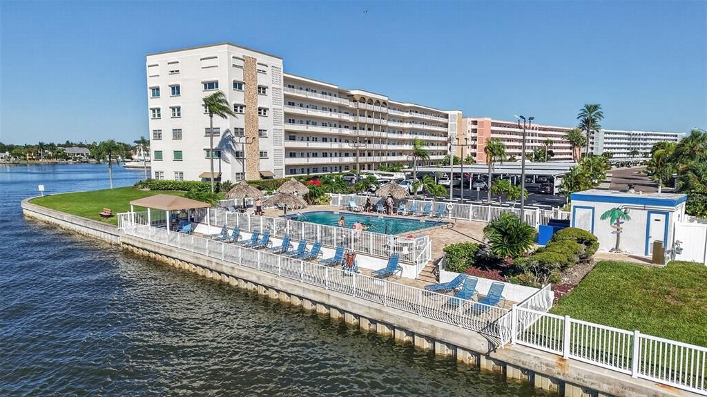 For Sale: $190,000 (2 beds, 2 baths, 1120 Square Feet)
