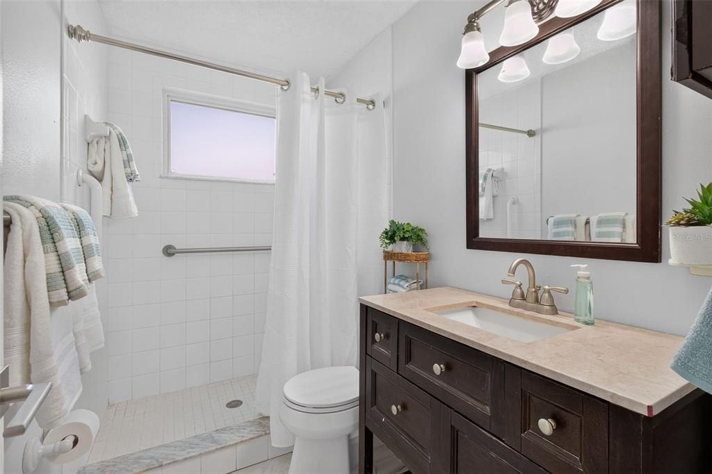 For Sale: $190,000 (2 beds, 2 baths, 1120 Square Feet)
