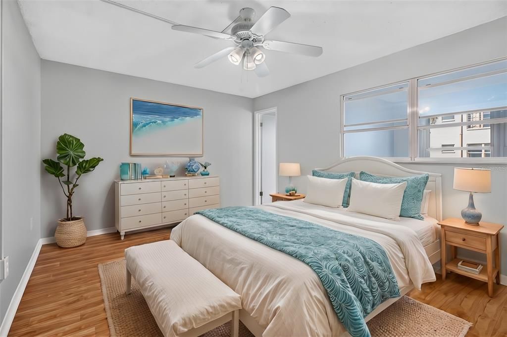 For Sale: $190,000 (2 beds, 2 baths, 1120 Square Feet)