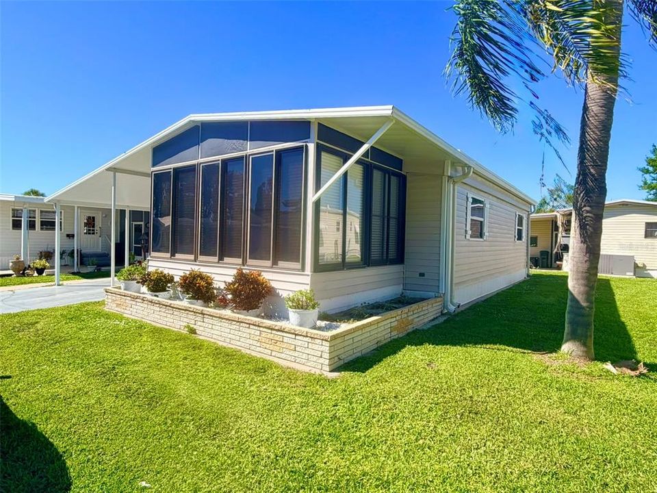 For Sale: $139,900 (2 beds, 1 baths, 800 Square Feet)