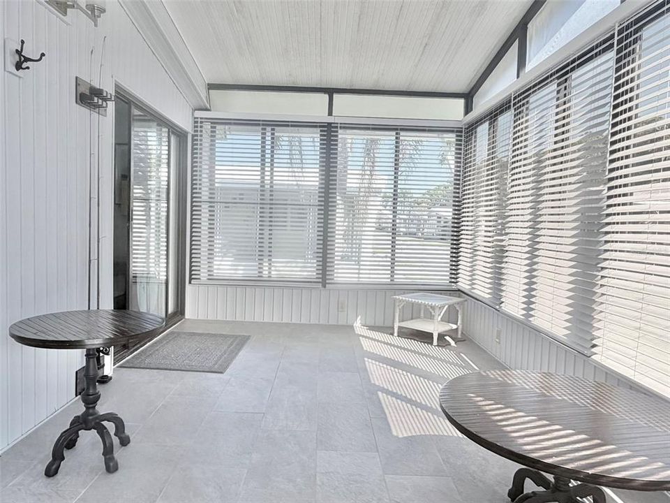 For Sale: $139,900 (2 beds, 1 baths, 800 Square Feet)