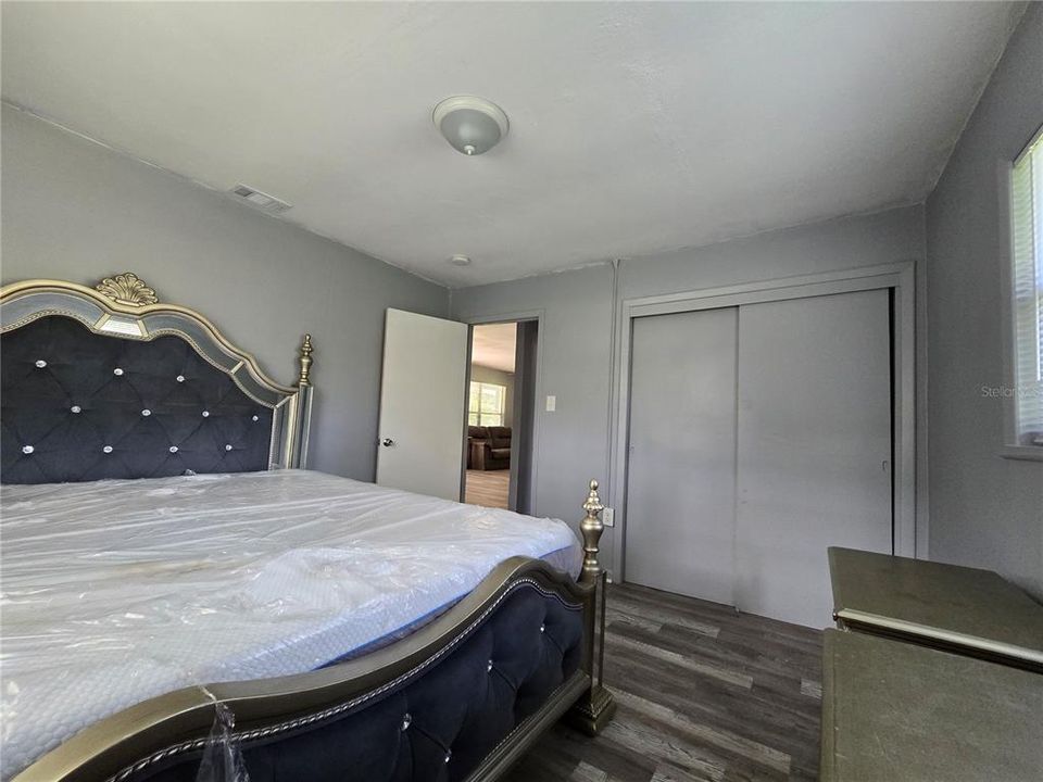 На продажу: $139,500 (2 спален, 1 ванн, 1163 Квадратных фут)
