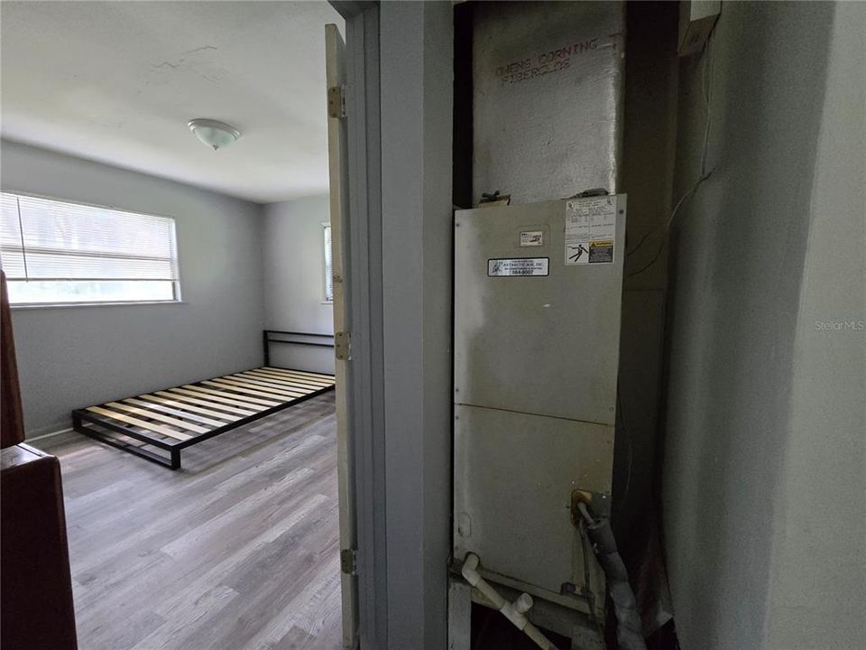 На продажу: $139,500 (2 спален, 1 ванн, 1163 Квадратных фут)