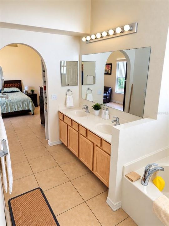 For Sale: $395,000 (4 beds, 2 baths, 1874 Square Feet)