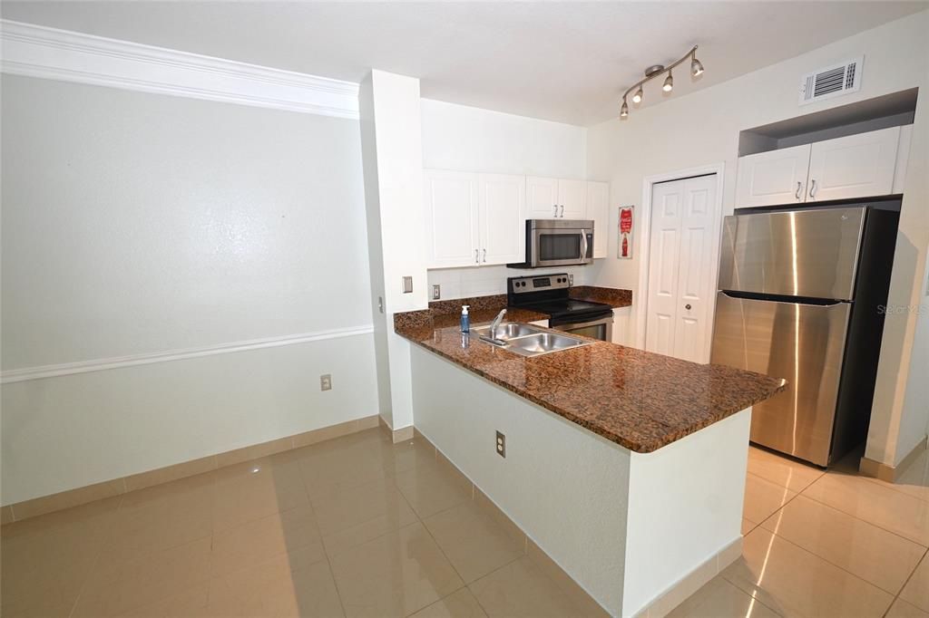 В аренду: $1,700 (2 спален, 2 ванн, 1116 Квадратных фут)