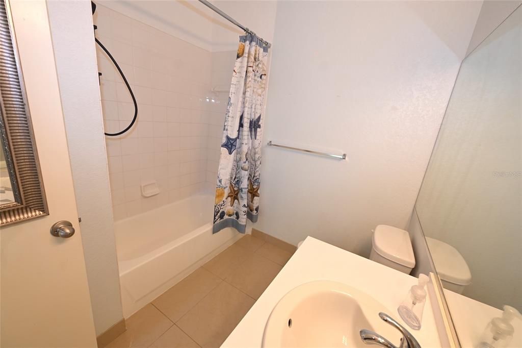 В аренду: $1,700 (2 спален, 2 ванн, 1116 Квадратных фут)