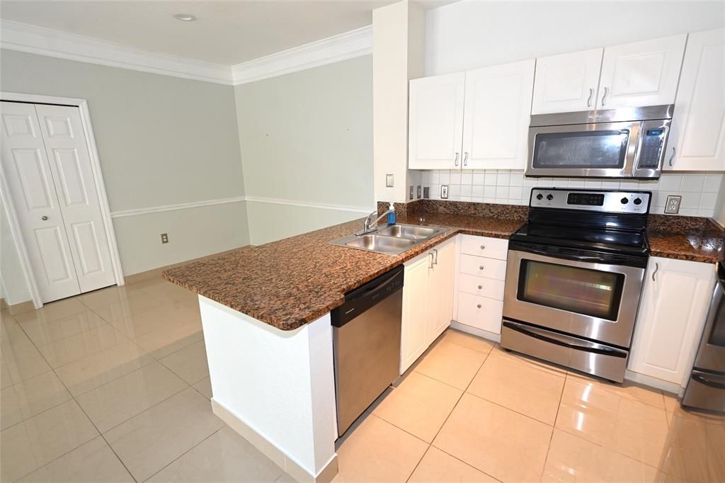 В аренду: $1,700 (2 спален, 2 ванн, 1116 Квадратных фут)