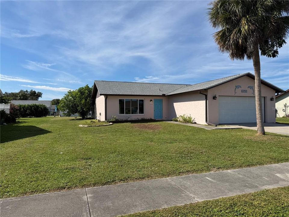 For Sale: $250,000 (2 beds, 2 baths, 1303 Square Feet)