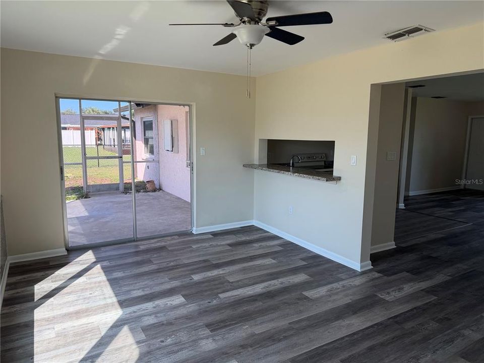 For Sale: $250,000 (2 beds, 2 baths, 1303 Square Feet)