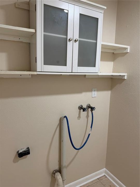 For Sale: $250,000 (2 beds, 2 baths, 1303 Square Feet)
