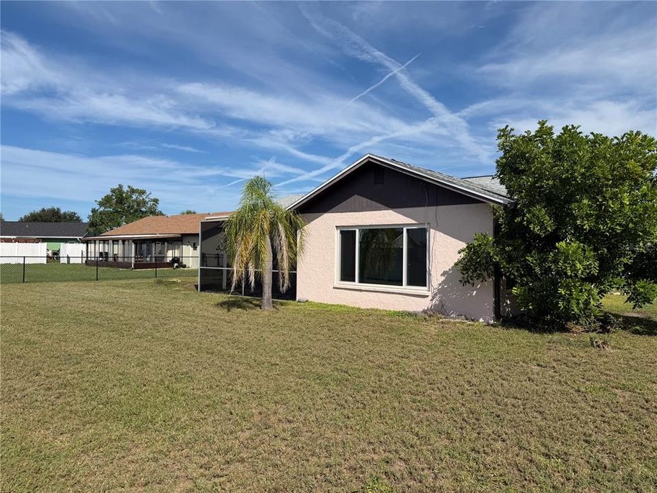 For Sale: $250,000 (2 beds, 2 baths, 1303 Square Feet)