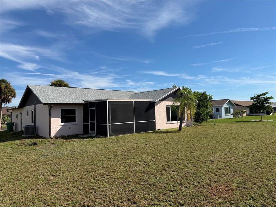 For Sale: $250,000 (2 beds, 2 baths, 1303 Square Feet)