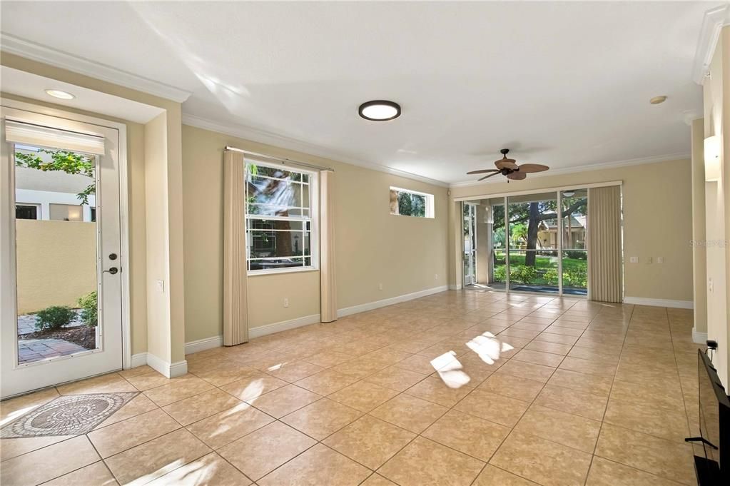 For Sale: $374,900 (2 beds, 2 baths, 1804 Square Feet)