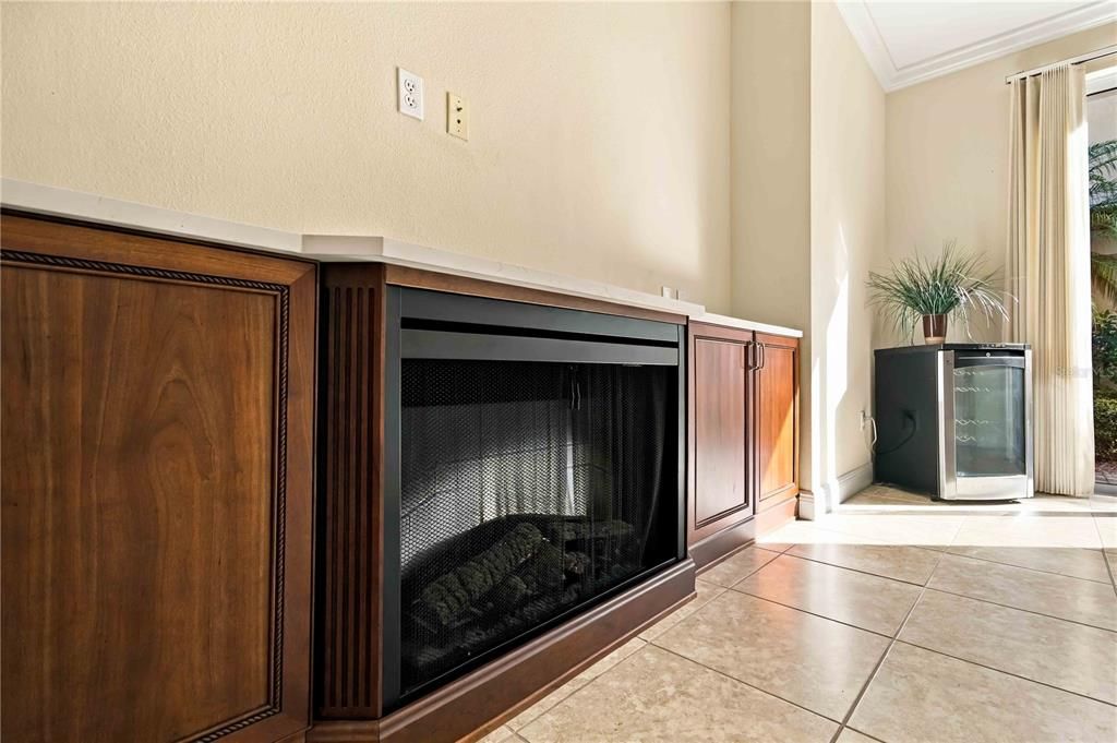 For Sale: $374,900 (2 beds, 2 baths, 1804 Square Feet)