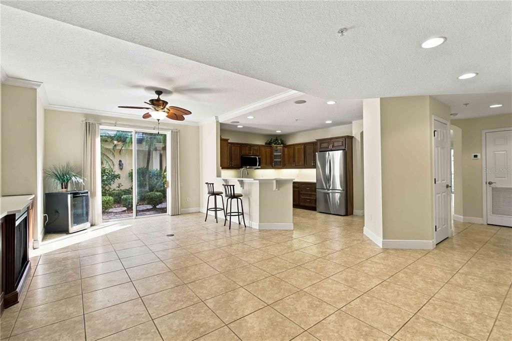 For Sale: $374,900 (2 beds, 2 baths, 1804 Square Feet)