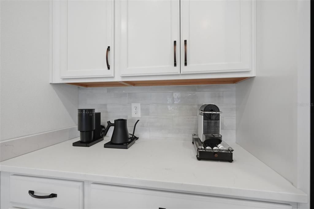 For Sale: $450,000 (2 beds, 2 baths, 2342 Square Feet)