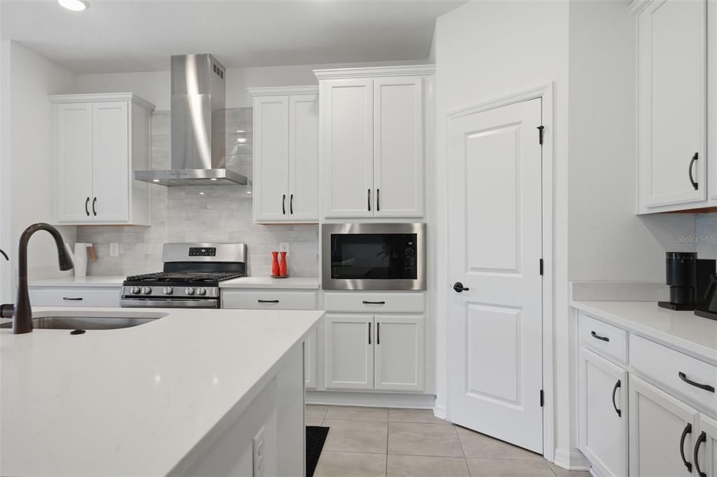 For Sale: $450,000 (2 beds, 2 baths, 2342 Square Feet)