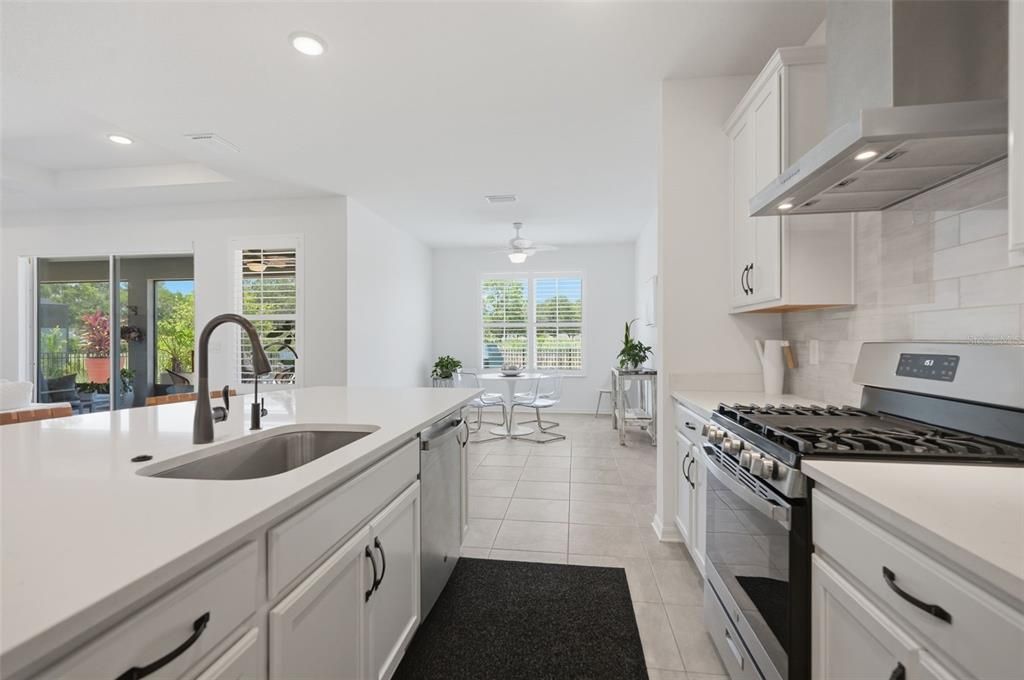 For Sale: $450,000 (2 beds, 2 baths, 2342 Square Feet)