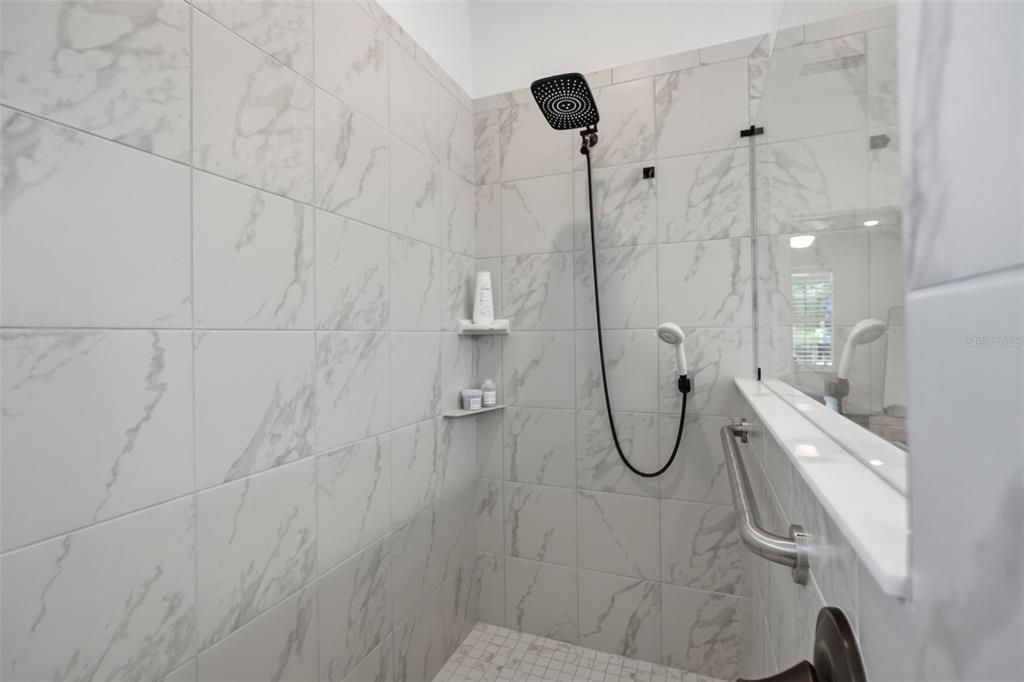 For Sale: $450,000 (2 beds, 2 baths, 2342 Square Feet)