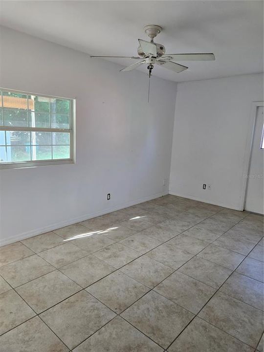 For Sale: $299,000 (3 beds, 1 baths, 1100 Square Feet)