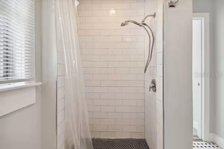 En Venta: $639,900 (4 camas, 0 baños, 1600 Pies cuadrados)