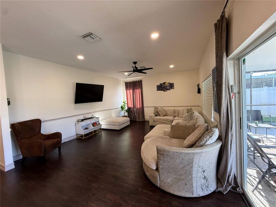 En Venta: $750,000 (6 camas, 3 baños, 3040 Pies cuadrados)