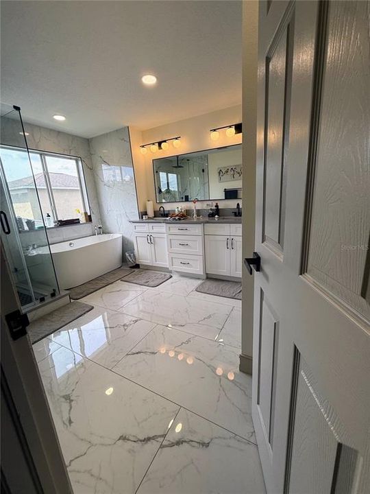 En Venta: $750,000 (6 camas, 3 baños, 3040 Pies cuadrados)